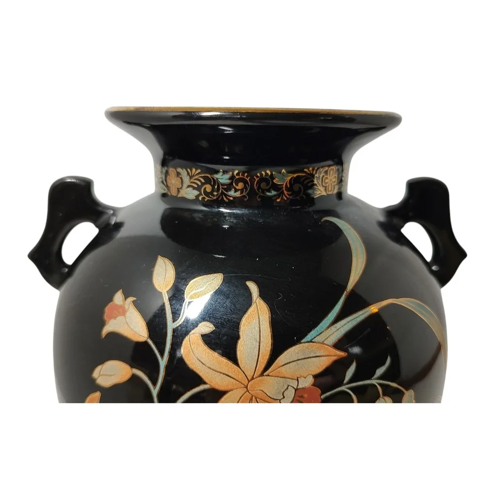 Vintage‎ Japanese Porcelain Ginger Jar Urn Vase Eight Inches Tall Black Floral